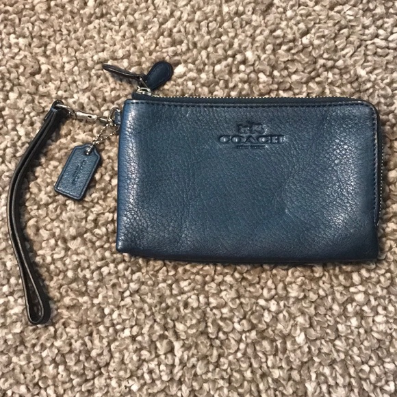 COACH dark blue wristlet! Price drop!! - Picture 2 of 8